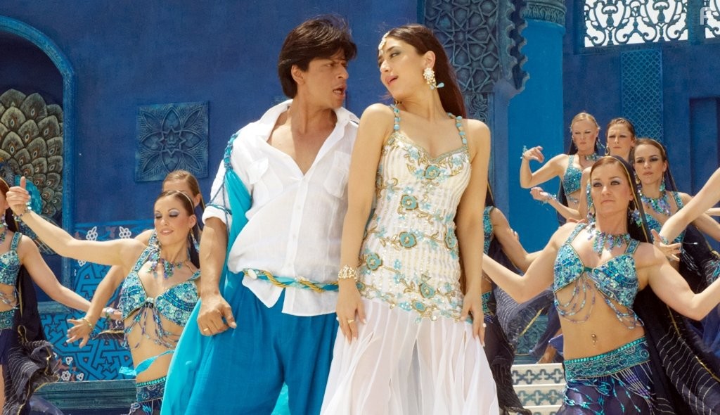 Kareena Kapoor and Shah Rukh Khan in Биллу (2009)