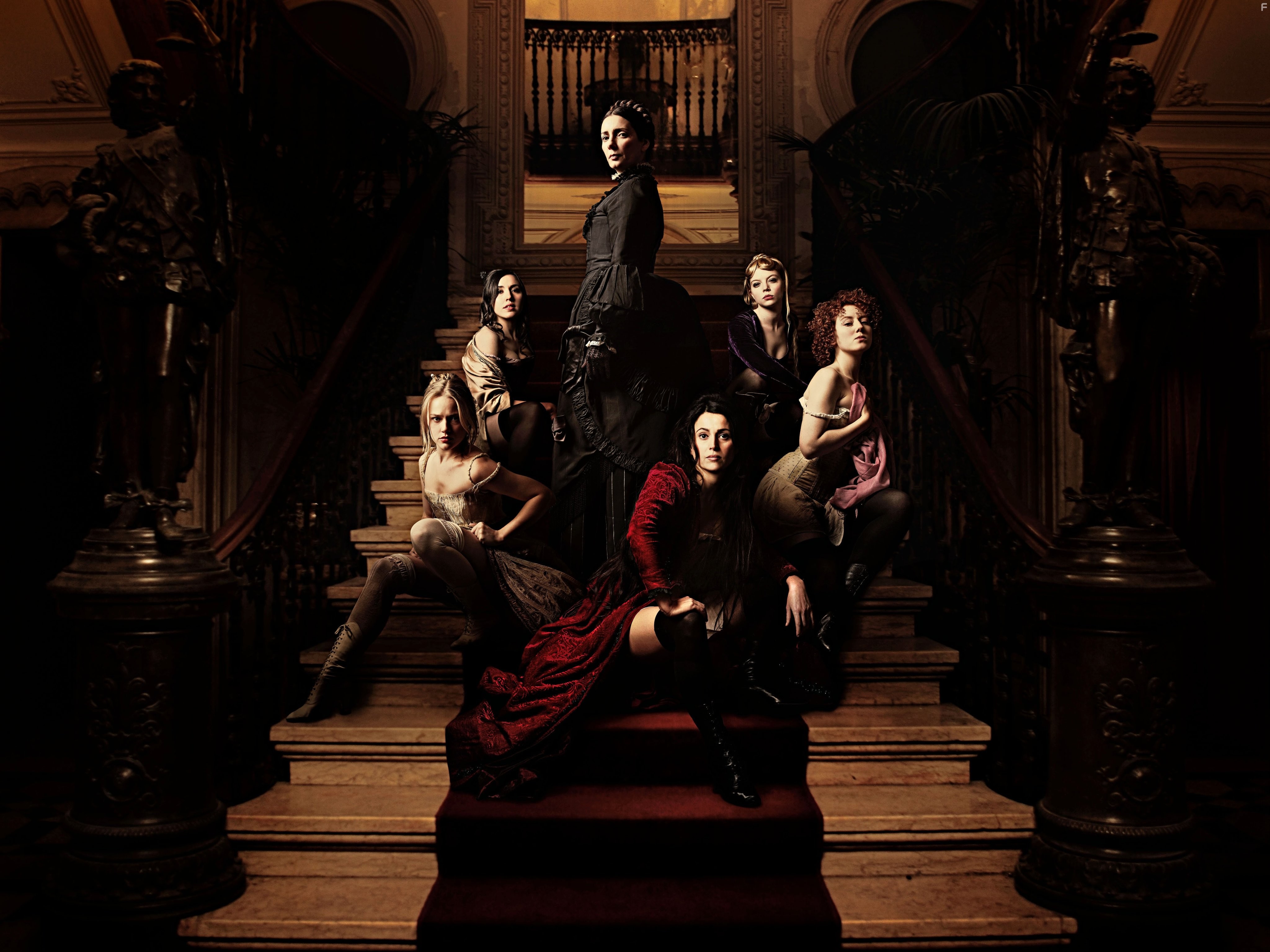 Anne Charrier, Val?rie Karsenti, Jemima West, Deborah Grall, Cl?mence Bret?cher, and Blandine Bellavoir in Maison close (2010)