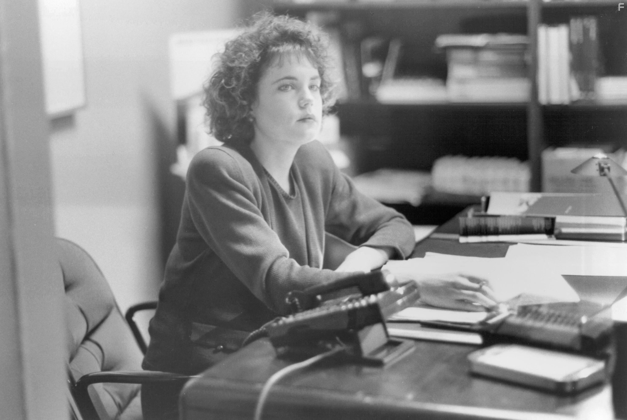 Elizabeth McGovern in Удар по системе (1990)