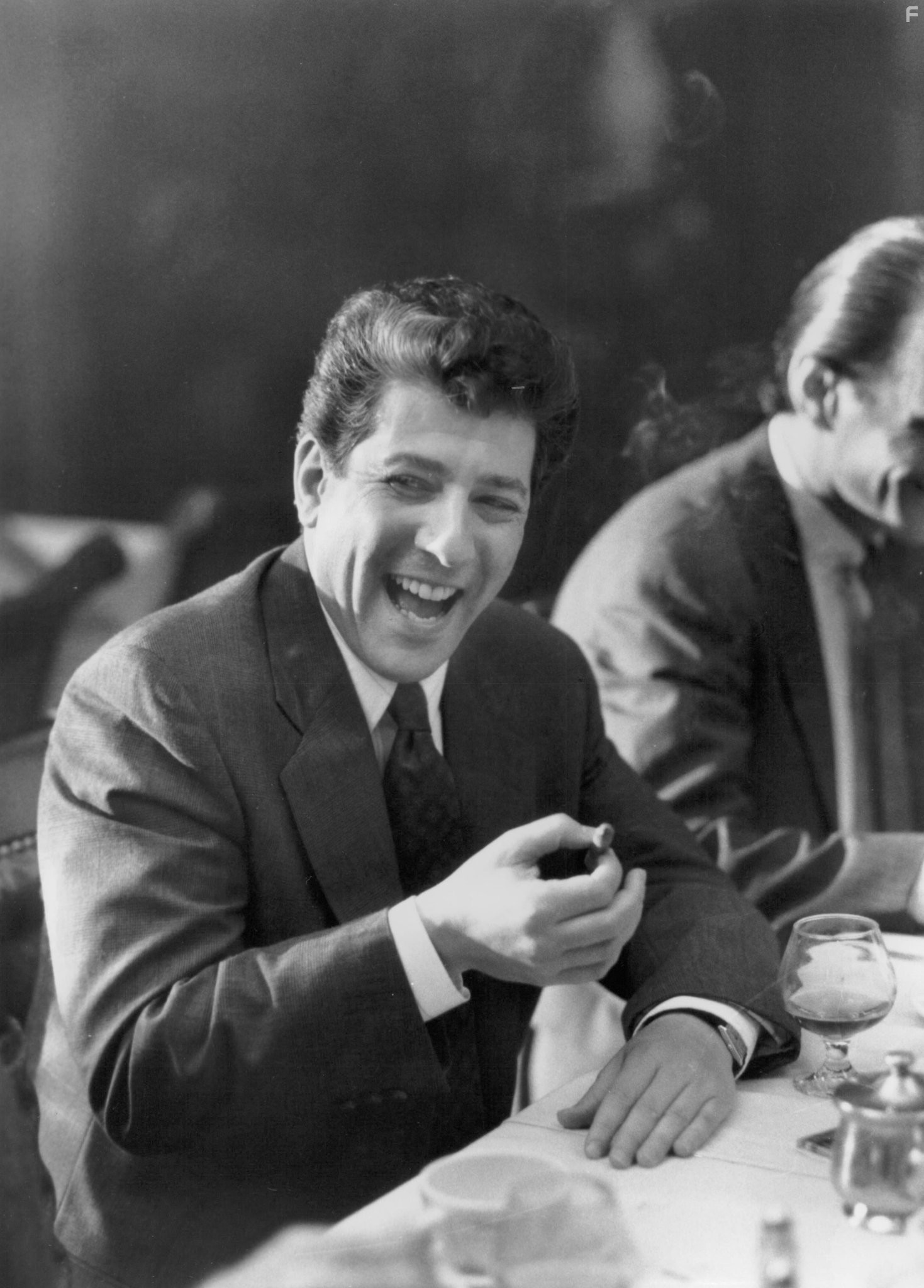 Peter Riegert in Удар по системе (1990)