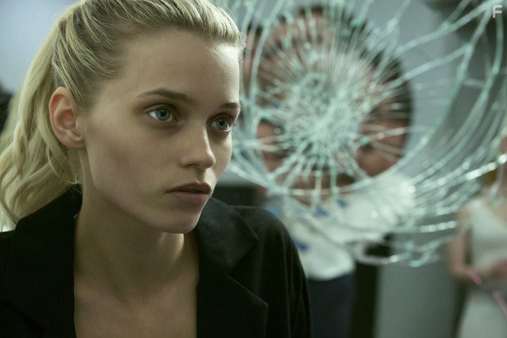 Abbey Lee in Неоновый демон (2016)