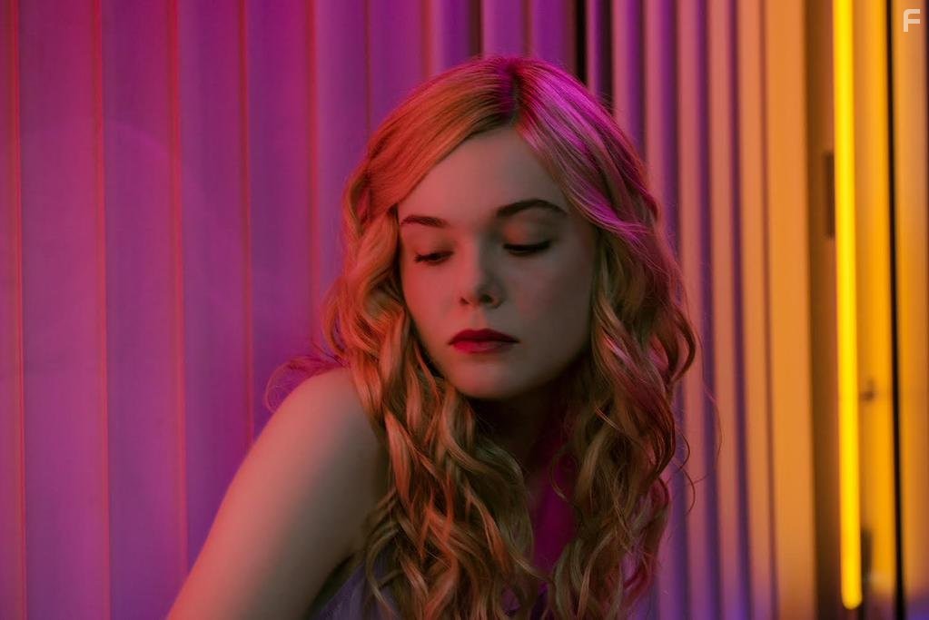 Elle Fanning in Неоновый демон (2016)