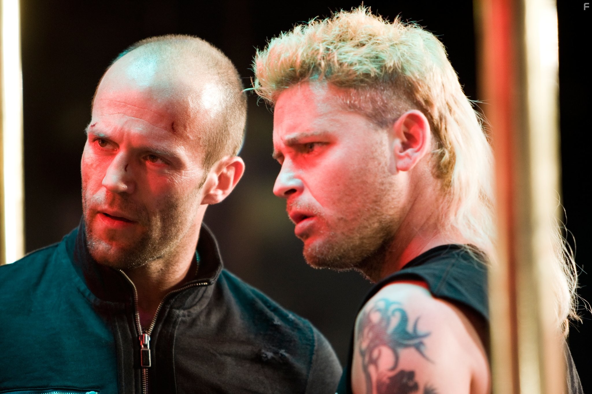 Corey Haim and Jason Statham in Адреналин 2: Высокое напряжение (2009)