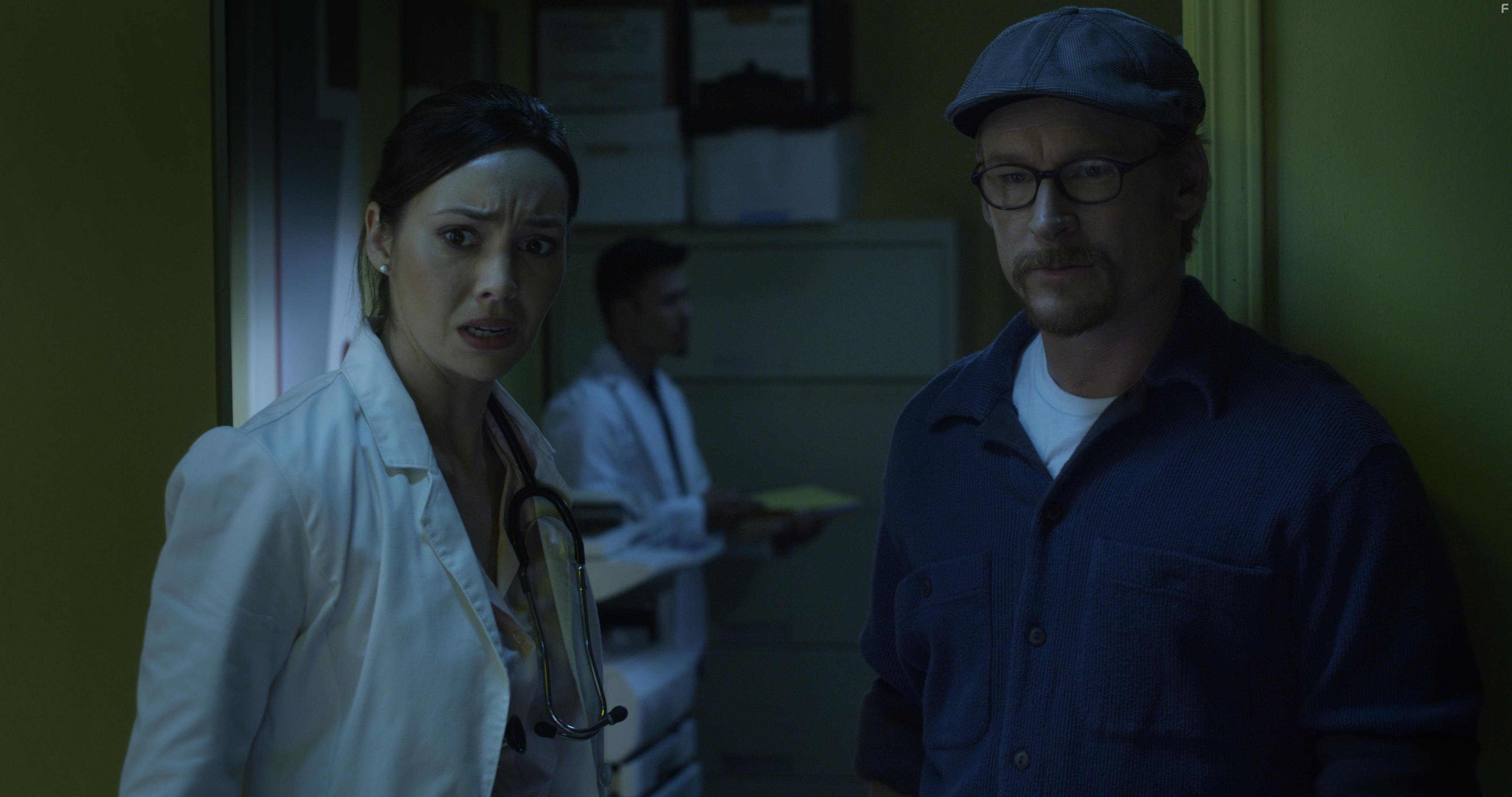 Zack Ward and Emily Roya O'Brien in Restoration (2016)