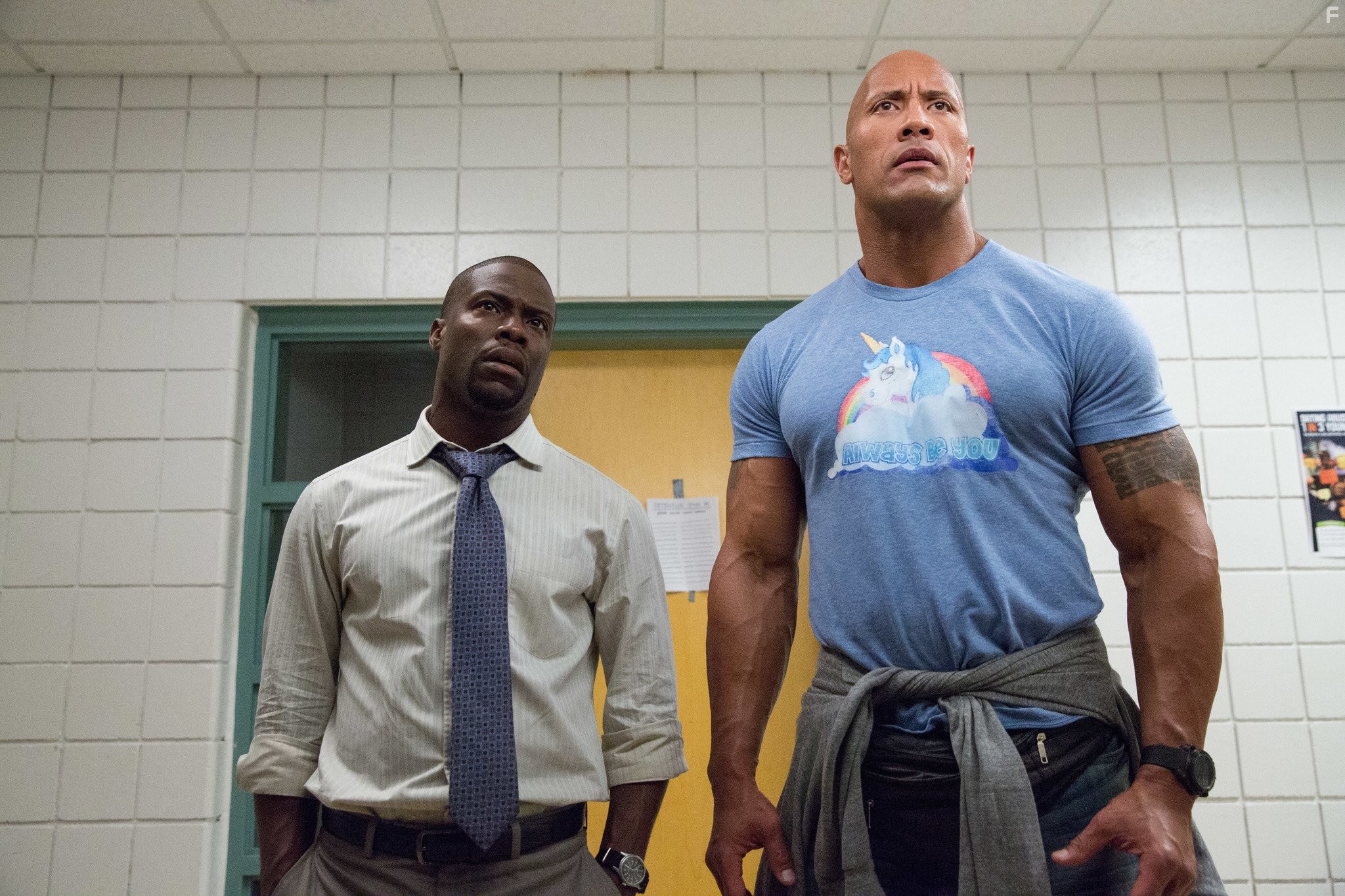 Kevin Hart and Dwayne Johnson in Полтора шпиона (2016)