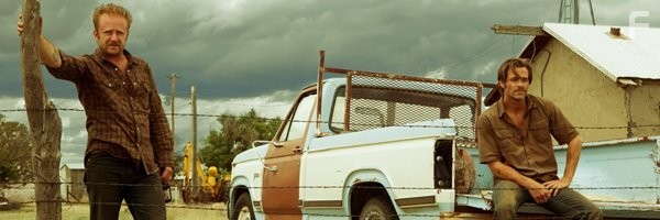 Ben Foster and Chris Pine in Hell or High Water (2016)