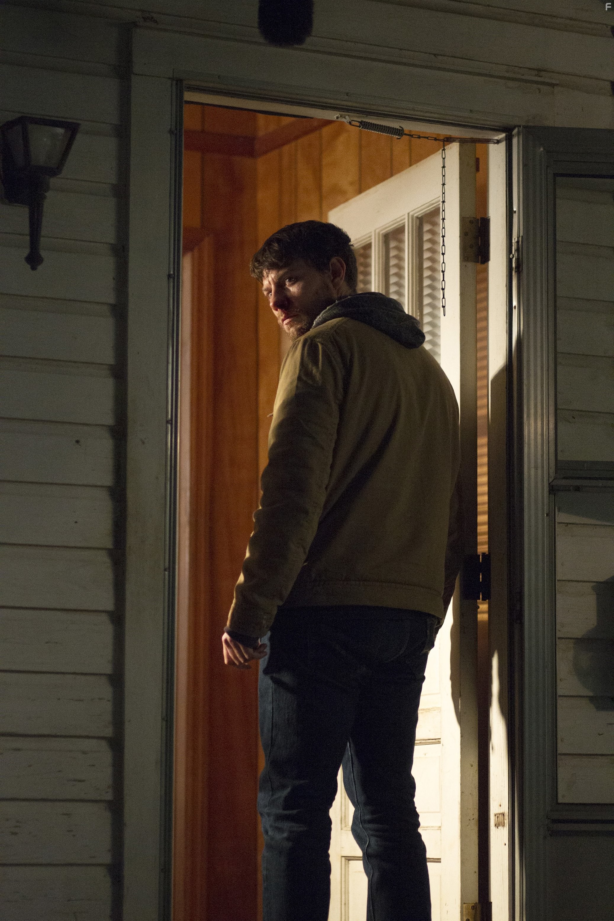 Patrick Fugit in Изгой (2016)