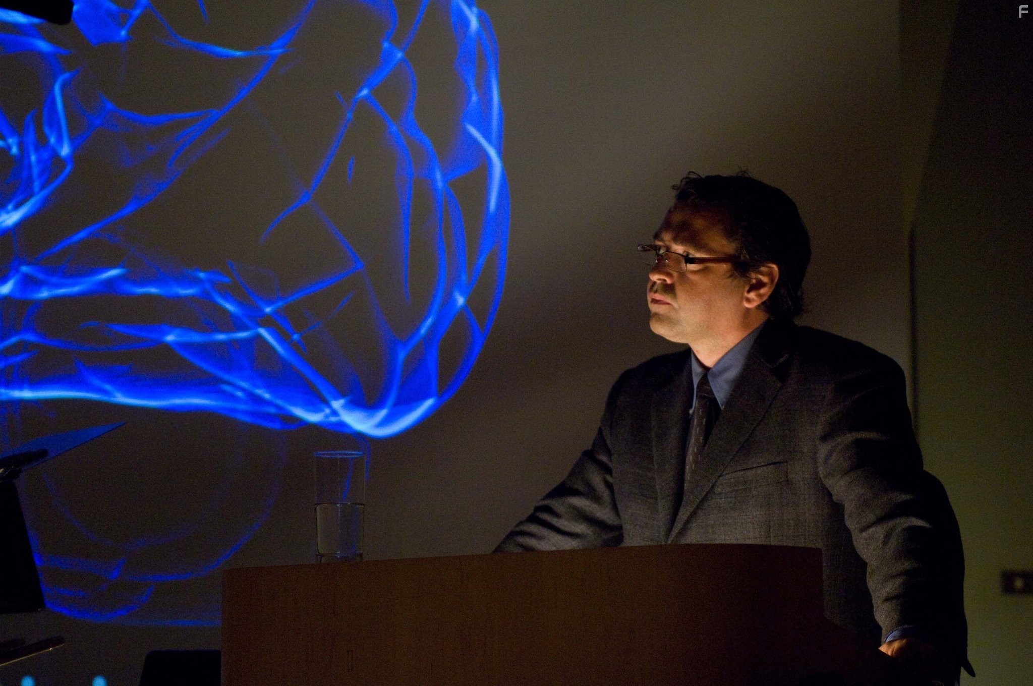 Angus Macfadyen in Impulse (2008)