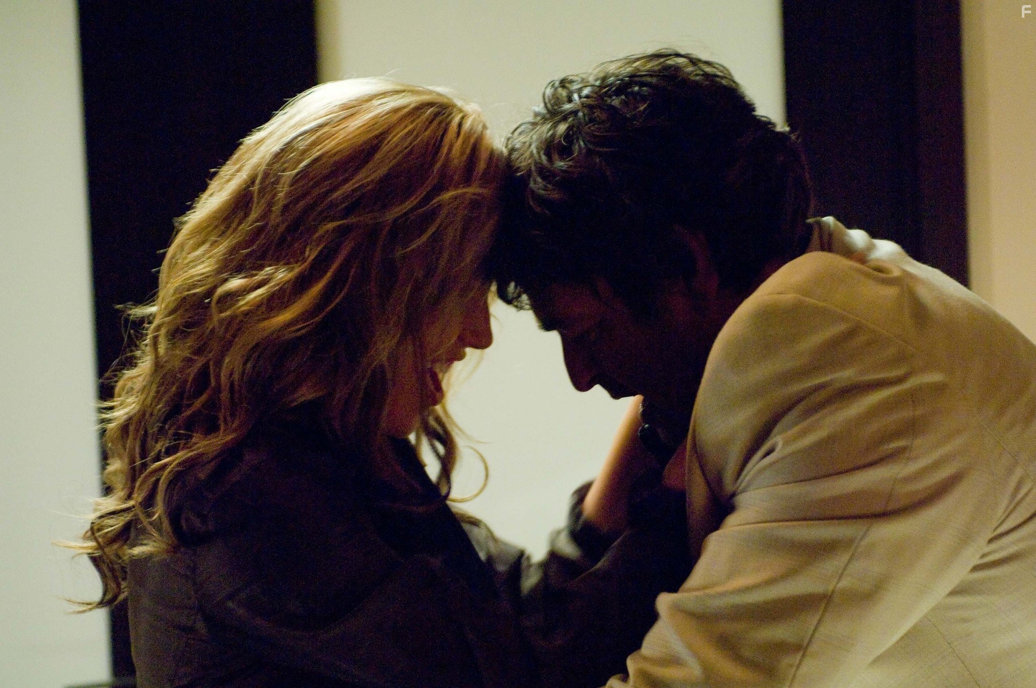 Angus Macfadyen and Willa Ford in Impulse (2008)