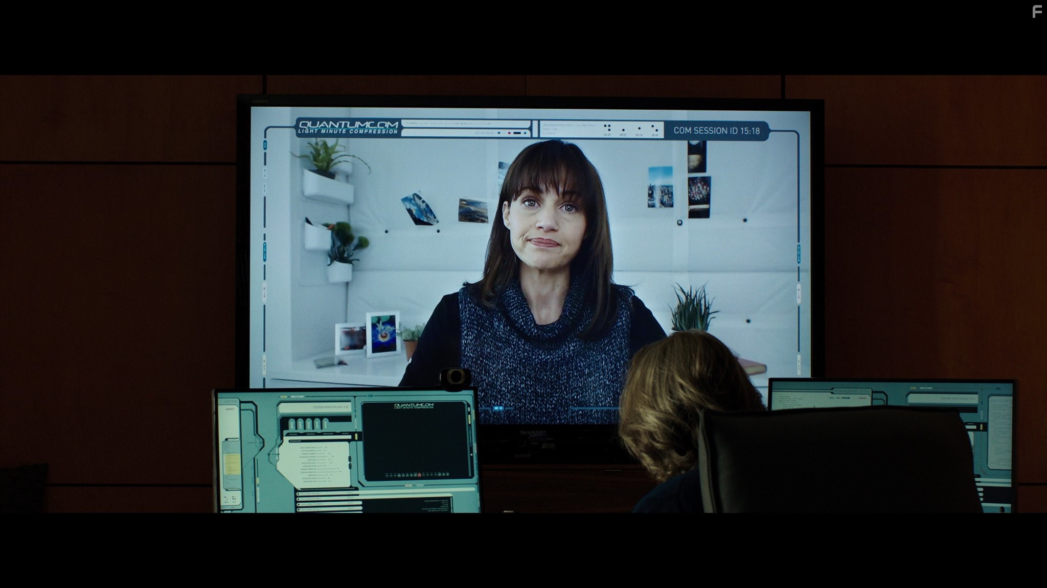 Carla Gugino in Космос между нами (2016)