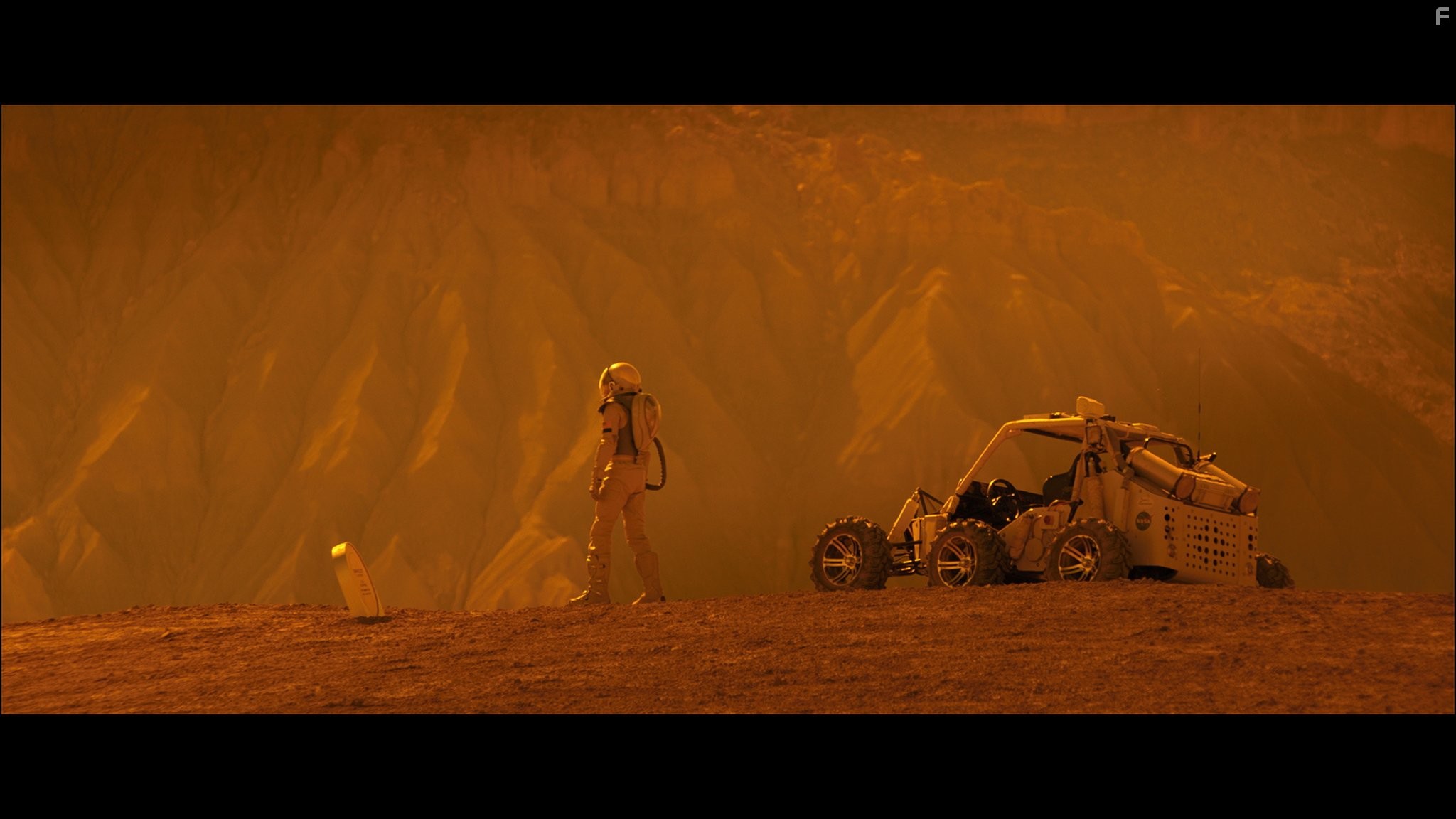 Asa Butterfield in Космос между нами (2016)