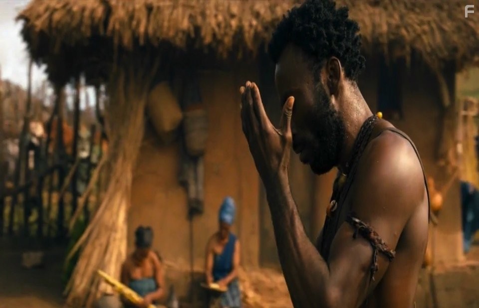 Babs Olusanmokun in Корни (2016)