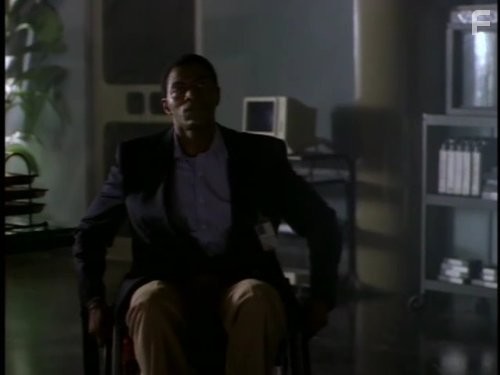 Carl Lumbly in M.A.N.T.I.S. (1994)