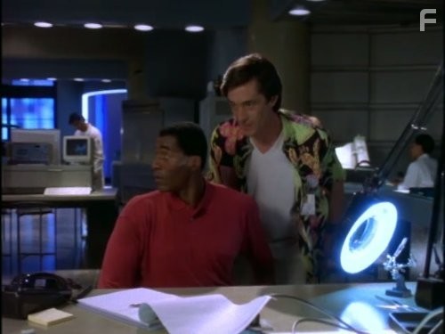 Carl Lumbly and Roger Rees in M.A.N.T.I.S. (1994)