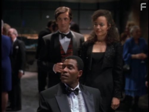 Galyn G?rg, Carl Lumbly, and Roger Rees in M.A.N.T.I.S. (1994)