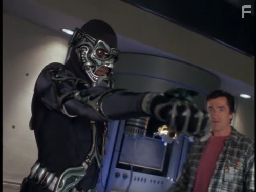 Carl Lumbly and Roger Rees in M.A.N.T.I.S. (1994)