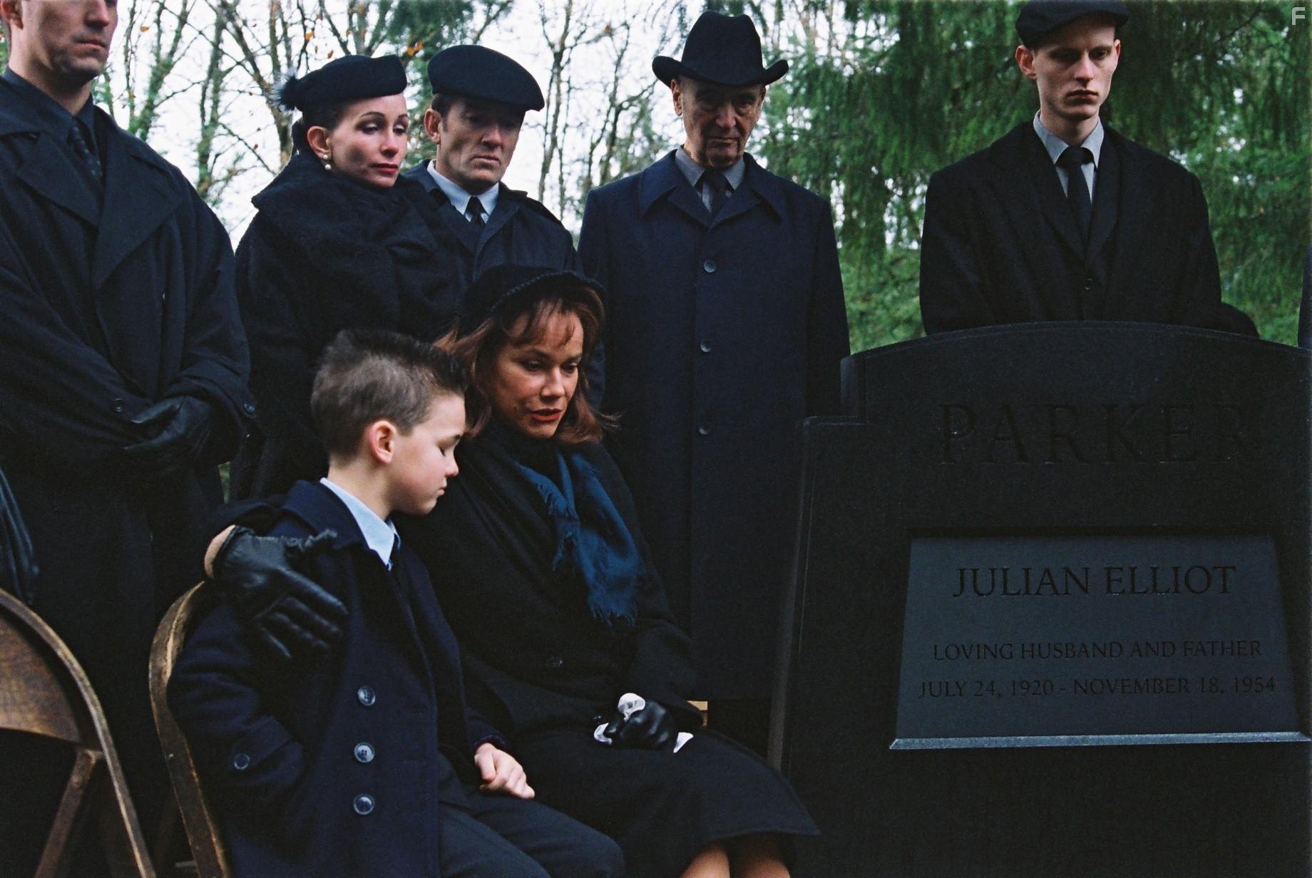 Barbara Hershey in Верхом на пуле (2004)