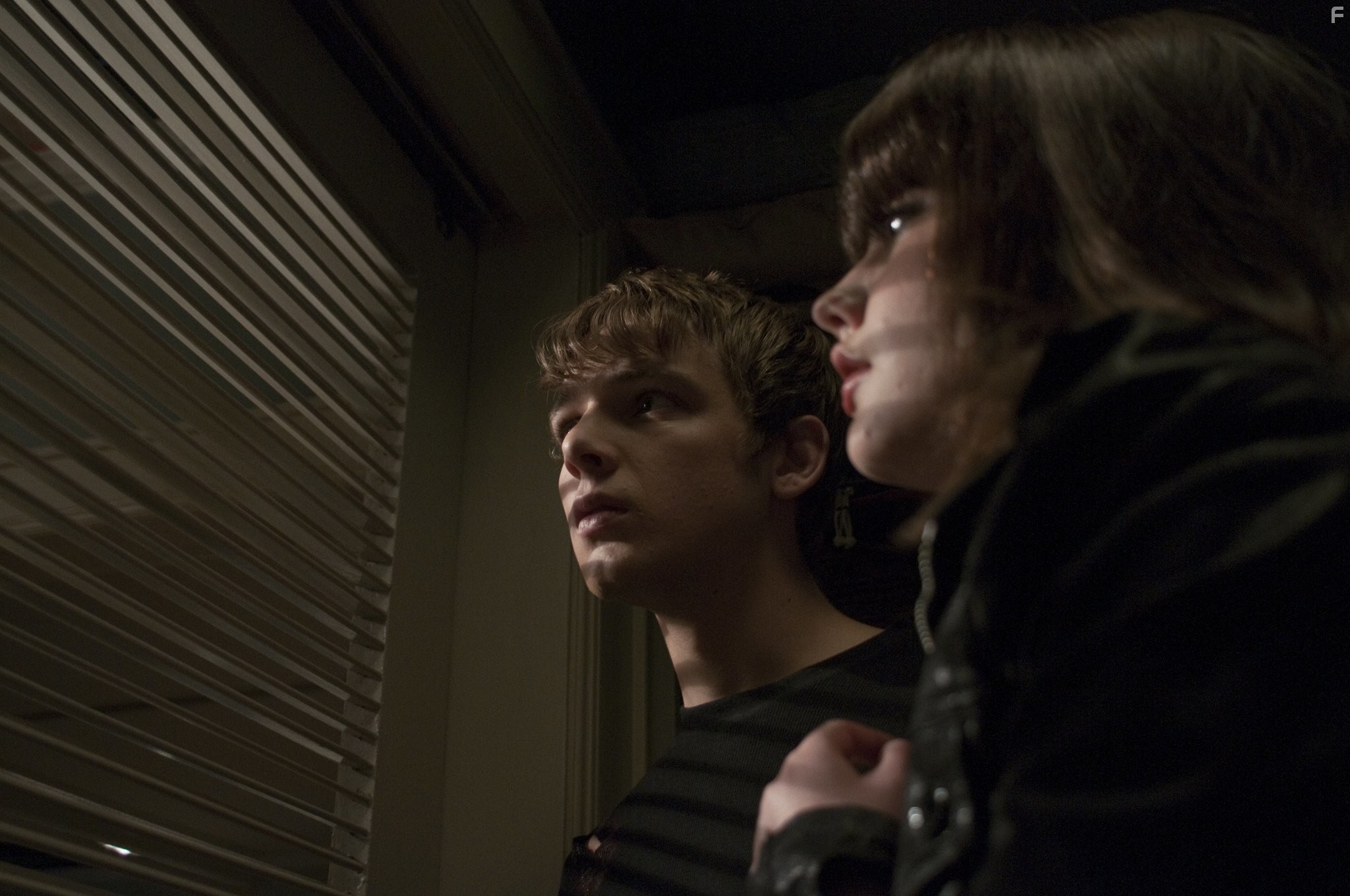 Max Thieriot and Emily Meade in Забери мою душу (2010)