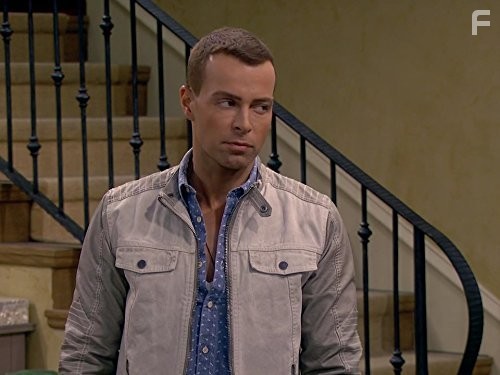 Joey Lawrence in Мелисса и Джоуи (2010)