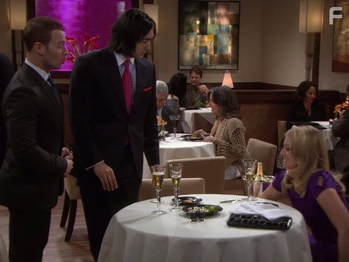 Melissa Joan Hart, Joey Lawrence, and Yuki Matsuzaki in Мелисса и Джоуи (2010)