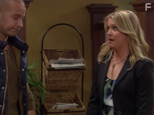 Melissa Joan Hart and Joey Lawrence in Мелисса и Джоуи (2010)