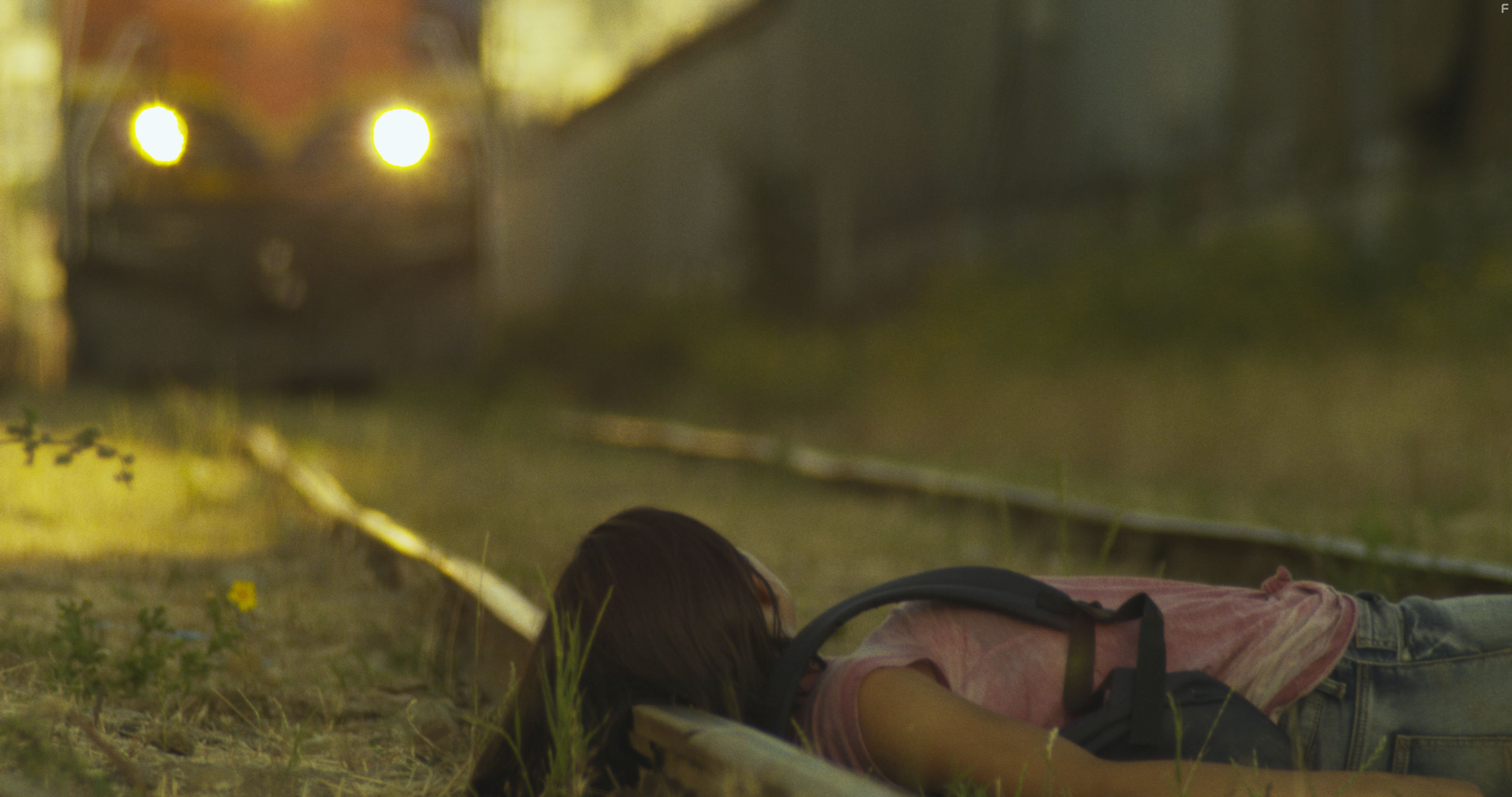 Paulina Gaitan in Crossing Point (2016)