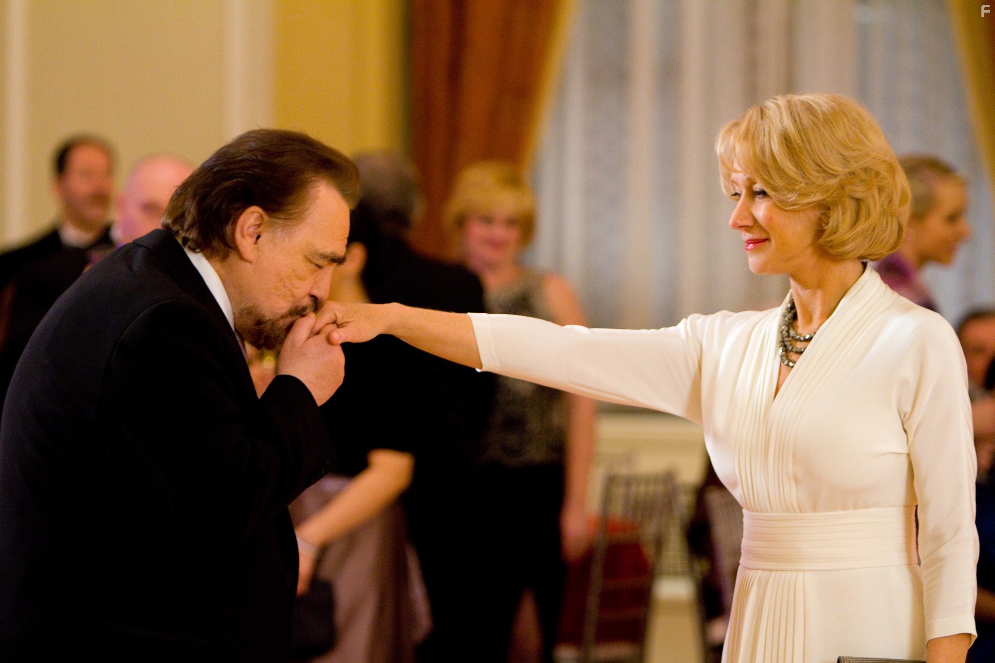 Helen Mirren and Brian Cox in РЭД (2010)