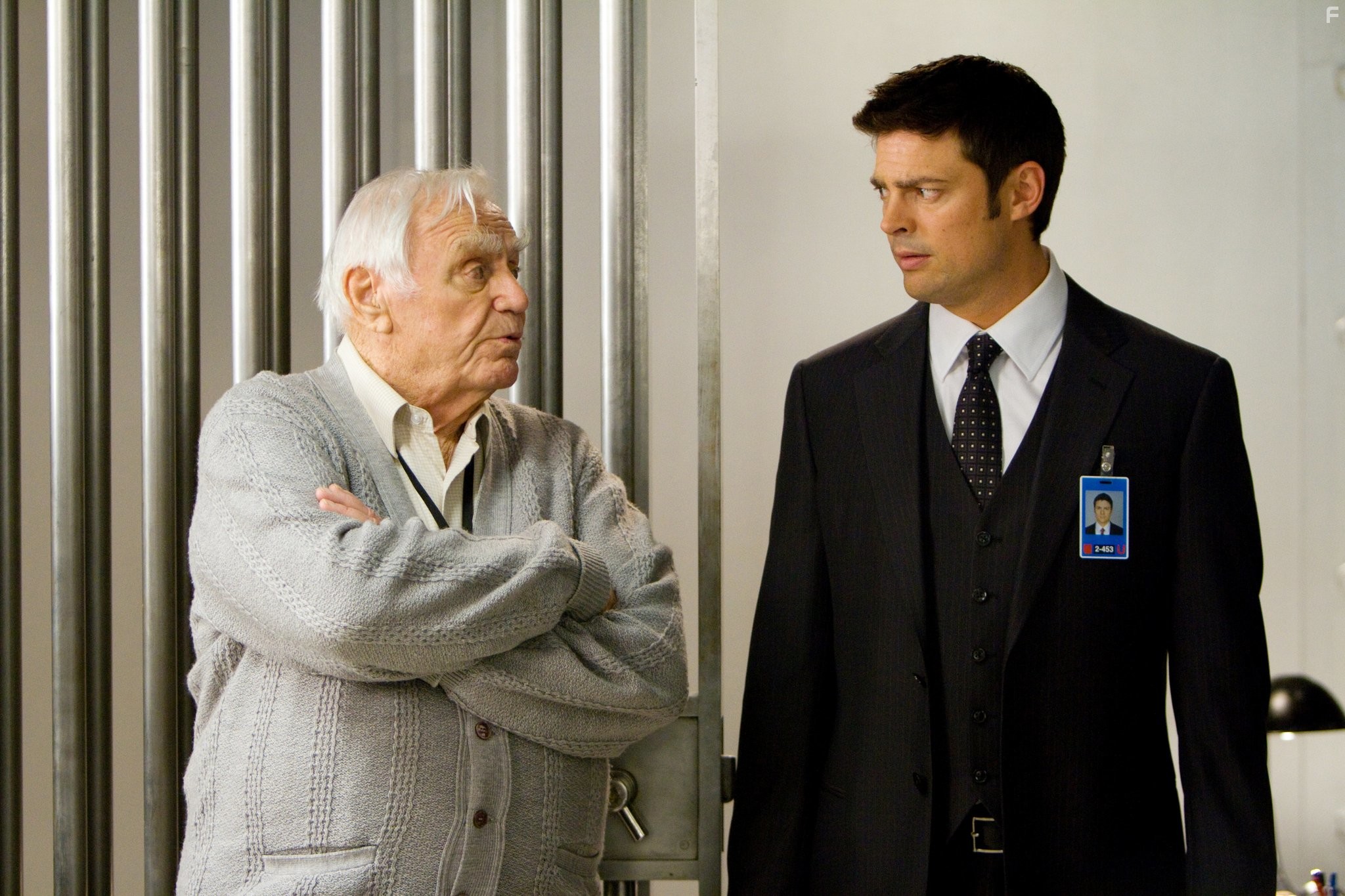 Ernest Borgnine and Karl Urban in РЭД (2010)