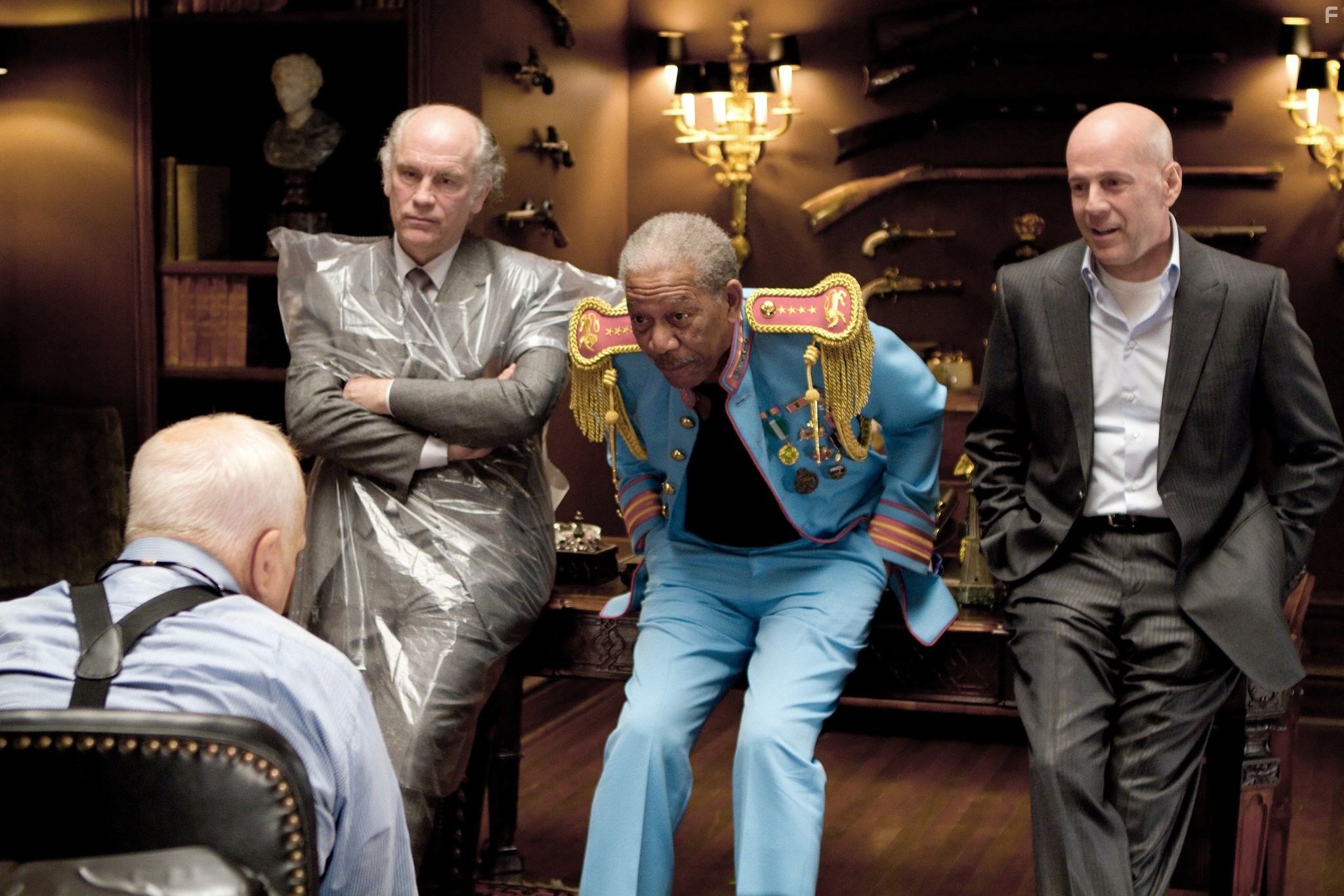 Morgan Freeman, Bruce Willis, and John Malkovich in РЭД (2010)