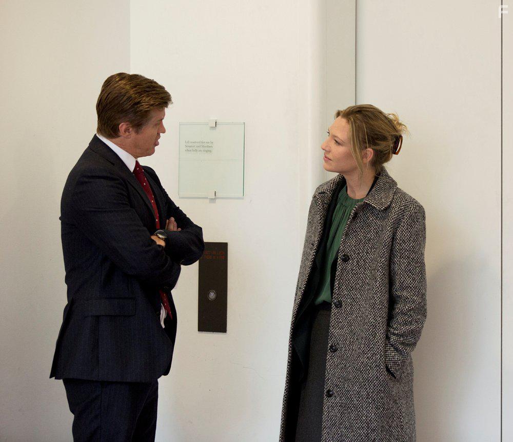 Dan Wyllie and Anna Torv in Secret City (2016)