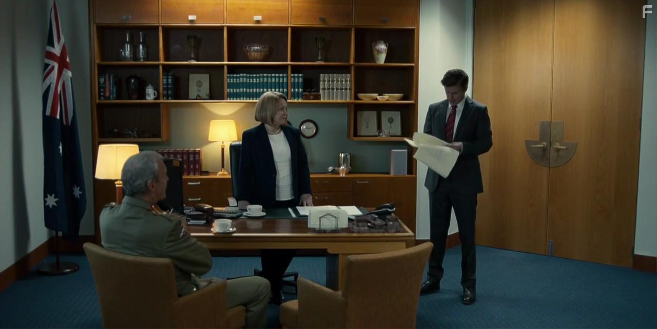 David Roberts, Jacki Weaver, and Dan Wyllie in Secret City (2016)