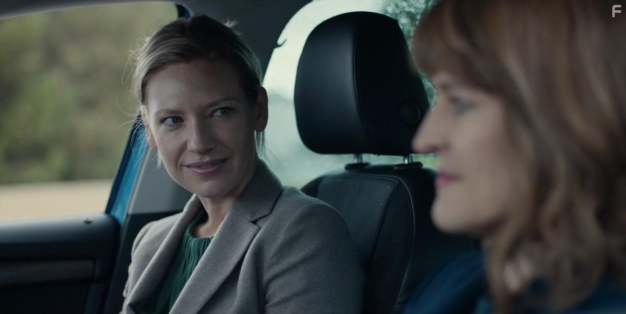 Damon Herriman and Anna Torv in Secret City (2016)