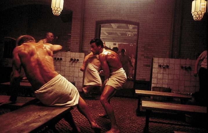 Jean-Claude Van Damme in Максимальный риск (1996)