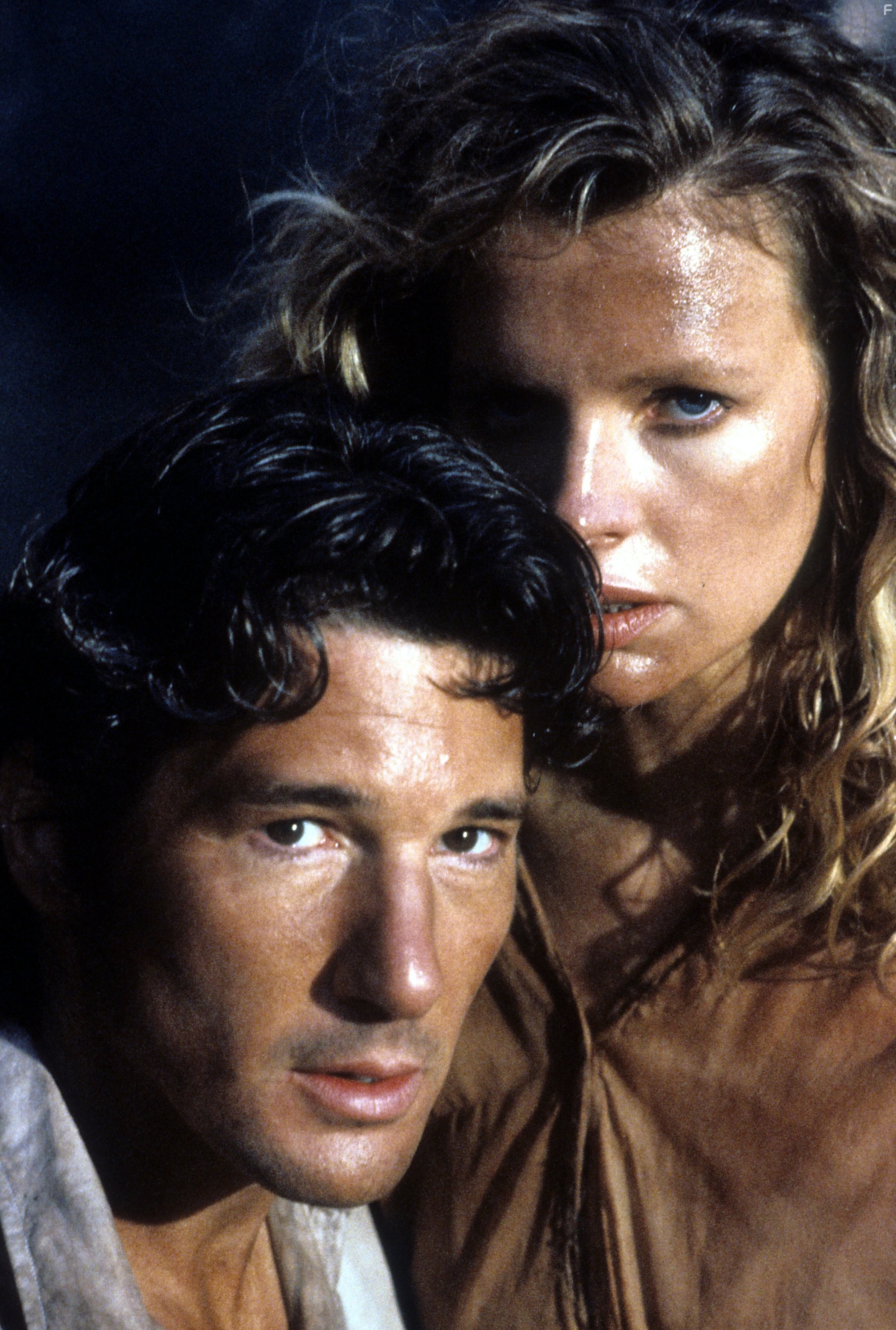 Kim Basinger and Richard Gere in Без пощады (1986)