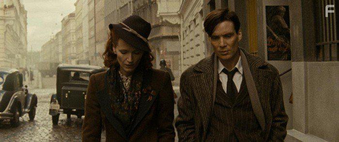 Anna Geislerov and Cillian Murphy in Anthropoid (2016)