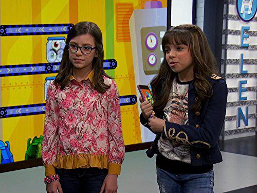 Madisyn Shipman and Cree Cicchino in Game Shakers (2015)