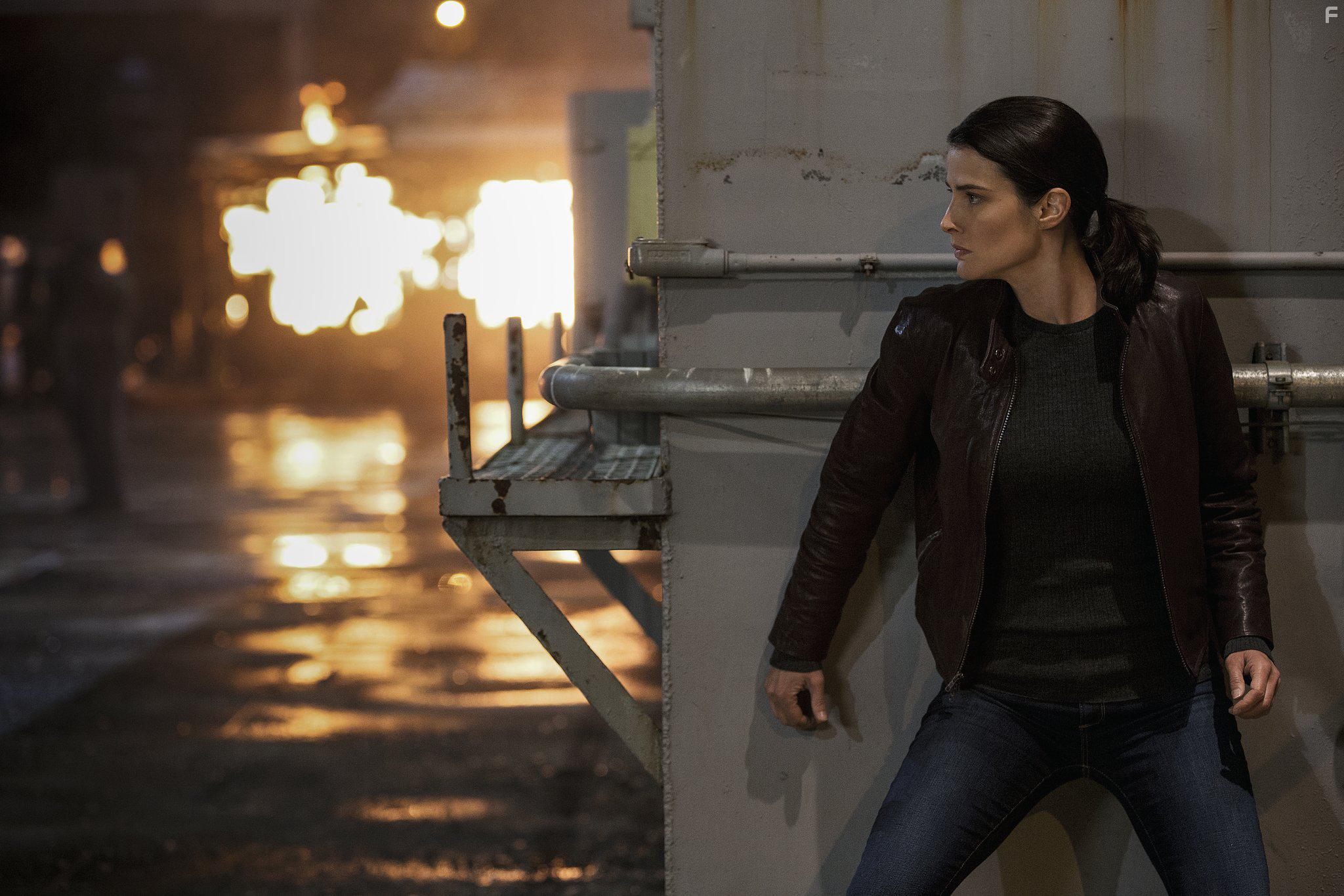 Cobie Smulders in Jack Reacher: Never Go Back (2016)