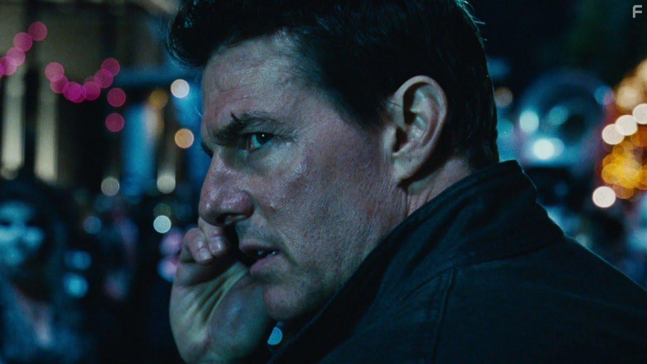 Tom Cruise in Jack Reacher: Never Go Back (2016)