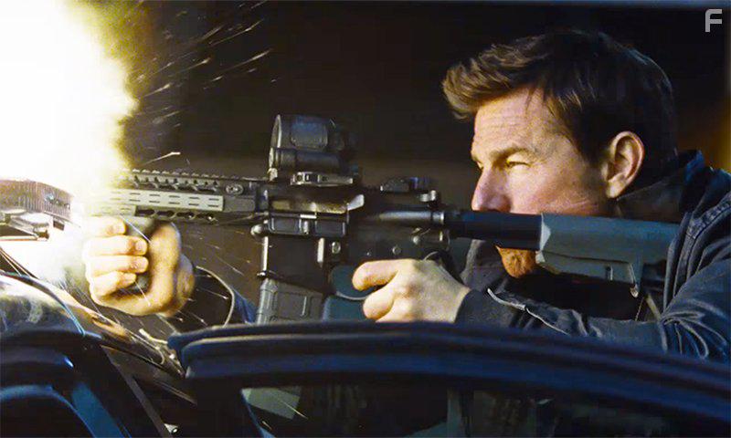 Tom Cruise in Jack Reacher: Never Go Back (2016)