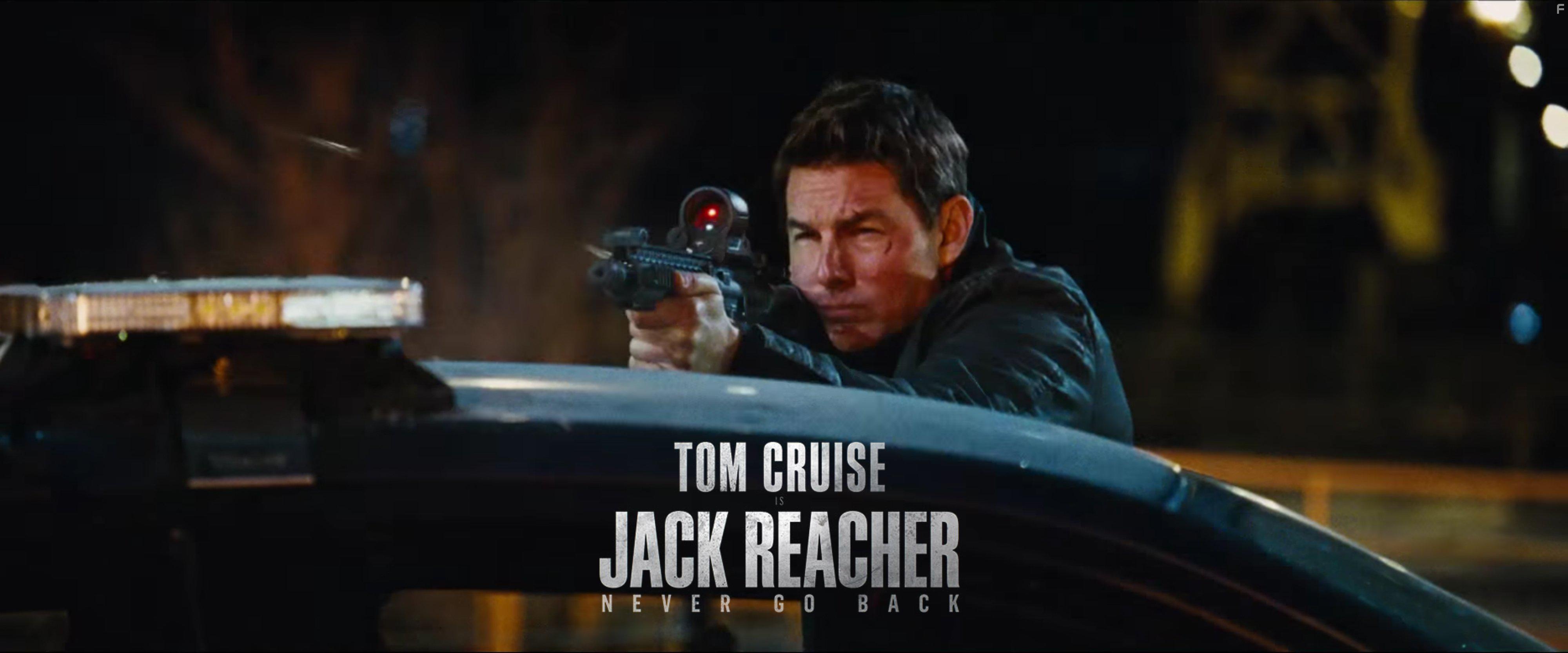 Tom Cruise in Jack Reacher: Never Go Back (2016)