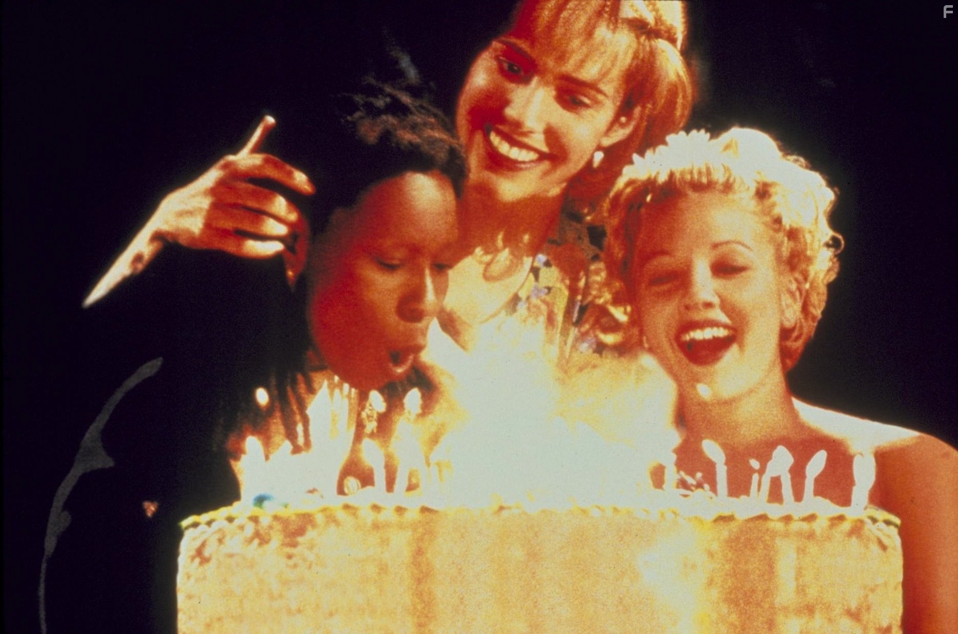 Drew Barrymore, Whoopi Goldberg, and Mary-Louise Parker in Парни побоку (1995)