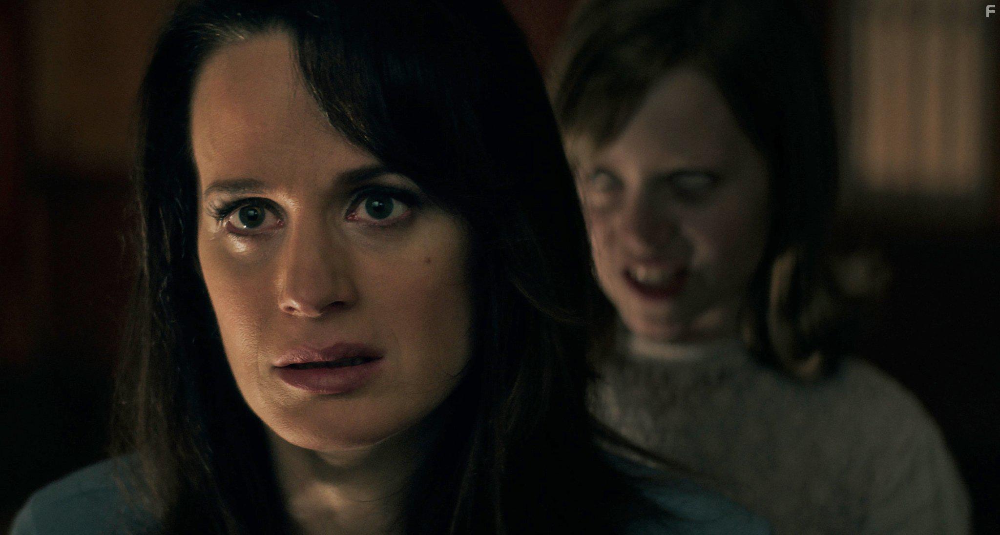 Elizabeth Reaser and Lulu Wilson in Ouija: Origin of Evil (2016)