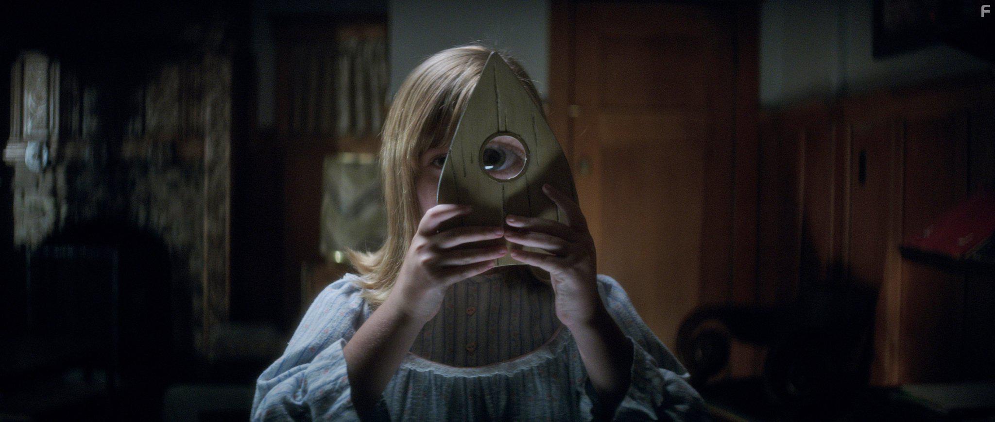 Lulu Wilson in Ouija: Origin of Evil (2016)