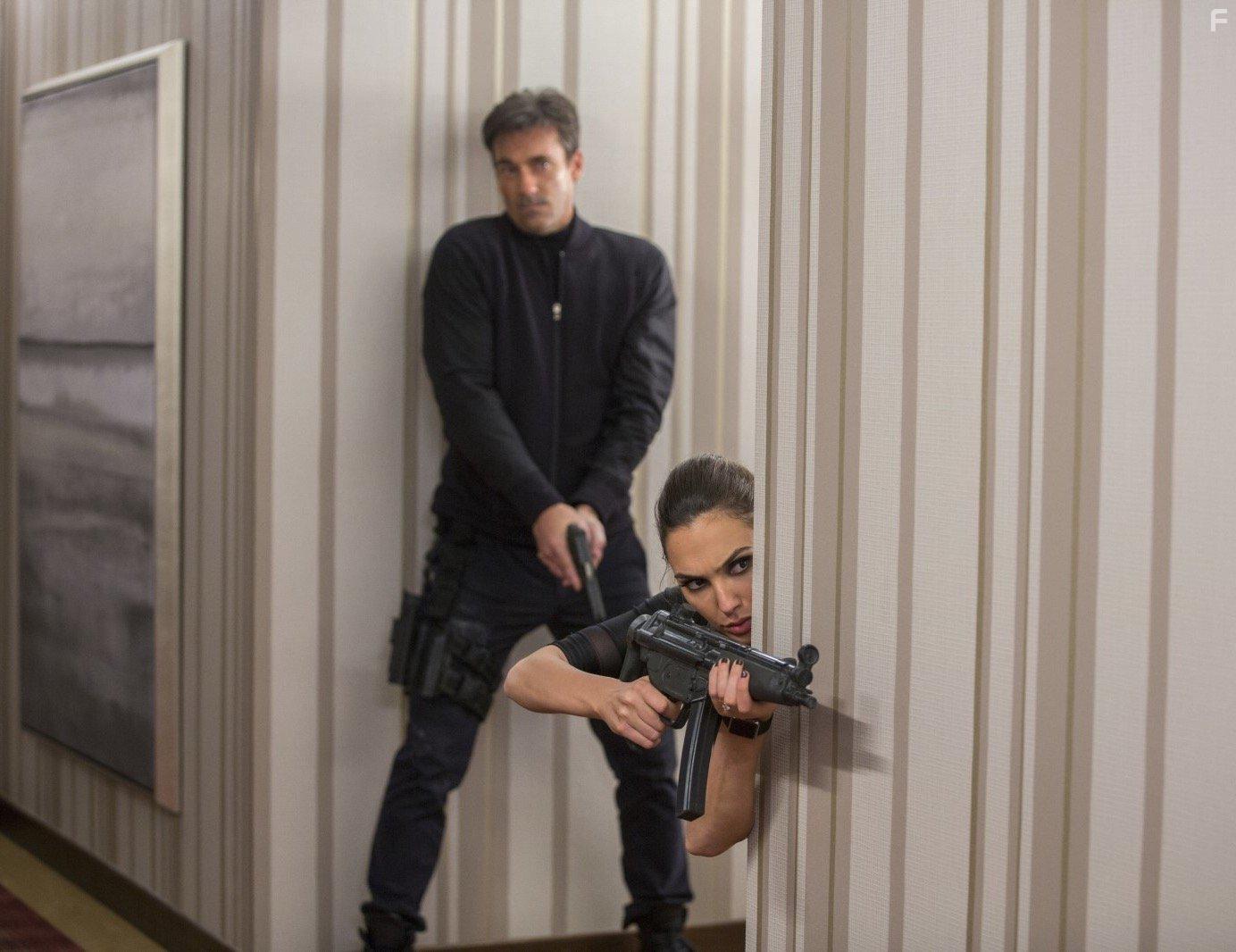 Jon Hamm and Gal Gadot in Keeping Up with the Joneses (2016)