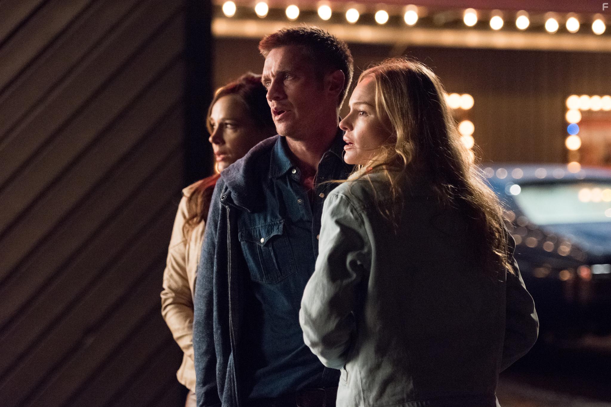 Devon Sawa, Julie Benz, and Kate Bosworth in Life on the Line (2015)