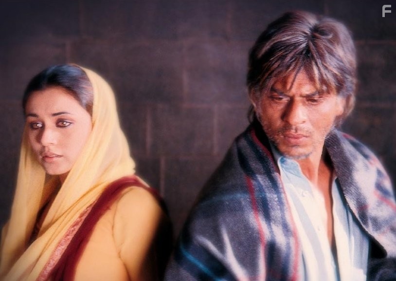 Shah Rukh Khan and Rani Mukerji in Bир и Зара: История любви (2004)