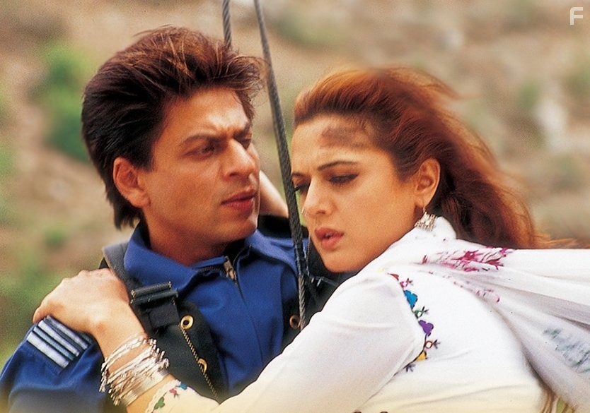 Preity Zinta and Shah Rukh Khan in Bир и Зара: История любви (2004)