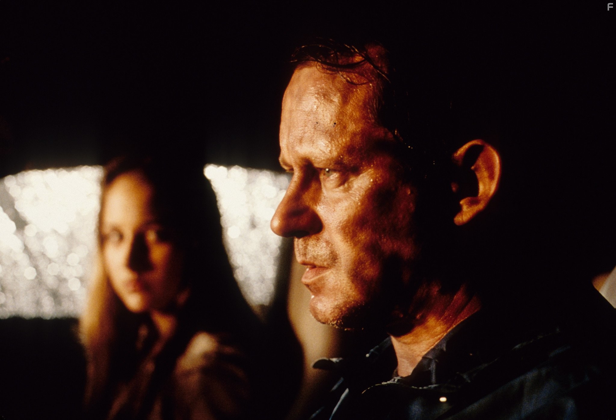 Стеклянный дом