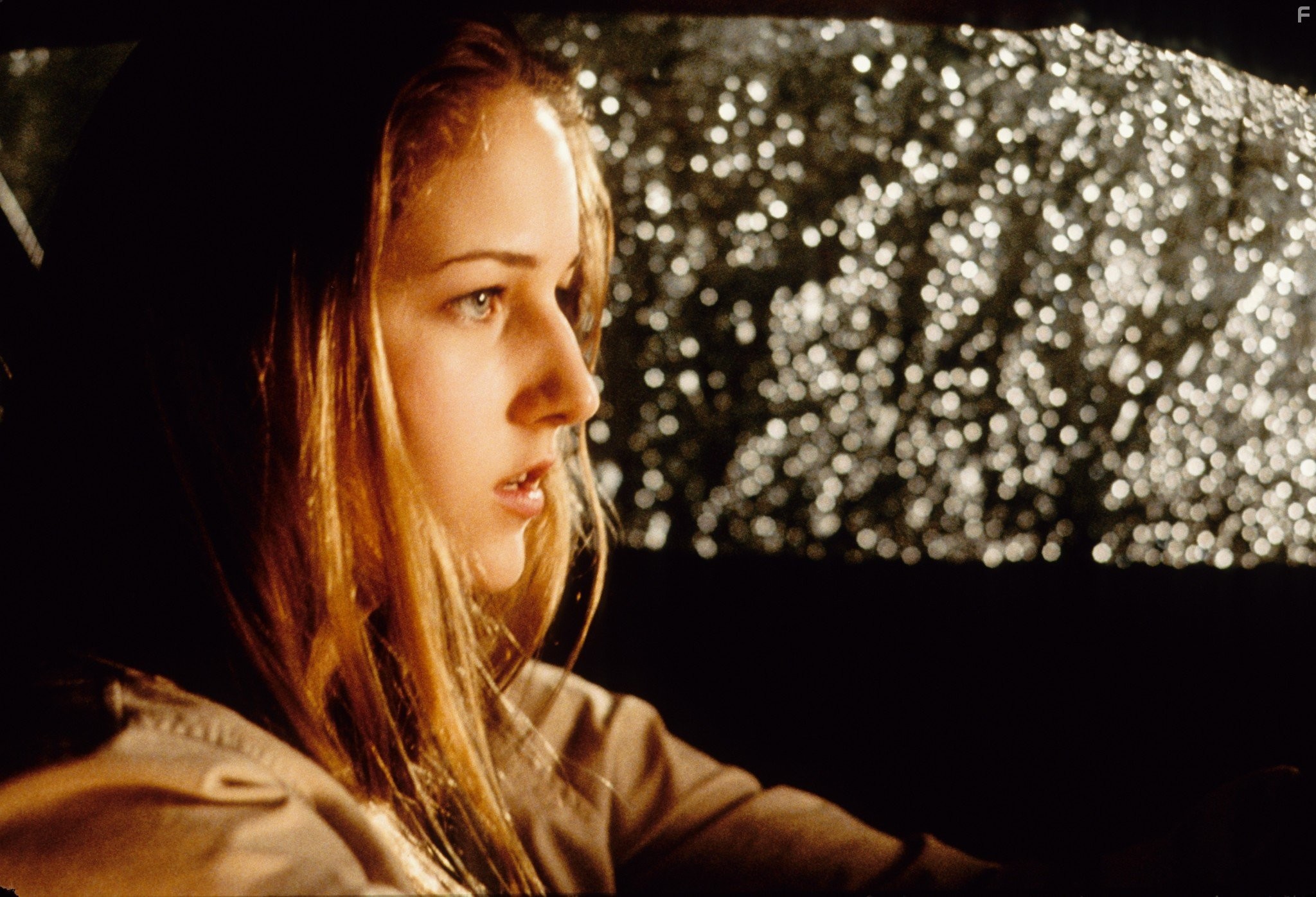 Leelee Sobieski in Стеклянный дом (2001)