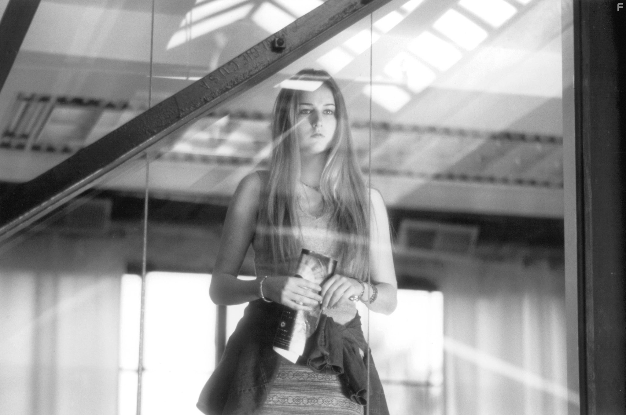 Leelee Sobieski in Стеклянный дом (2001)